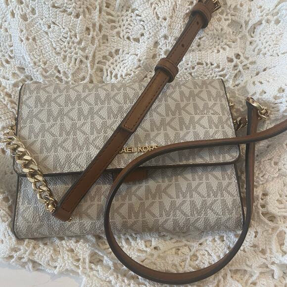 Michael Kors Crossbody Clutch Bag Initial Jet Set New with Tags NWT - Picture 16 of 16